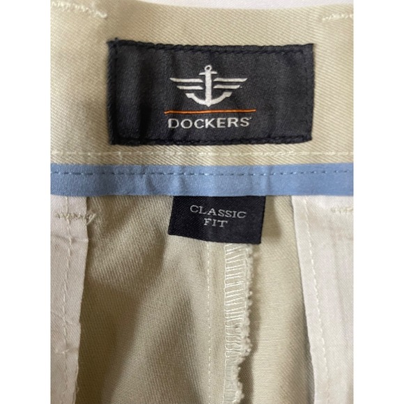 Dockers Men's Khaki Pants Size 32x30 Classic Fit Straight Leg Stretch Flat Front - Picture 6 of 11